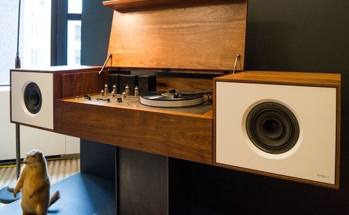 Symbol Audio Modern Record Console Walnut