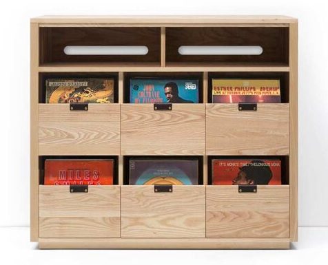 Symbol Audio Dovetail 3 x 2.5 with Equipment Shelf Soaped Ash