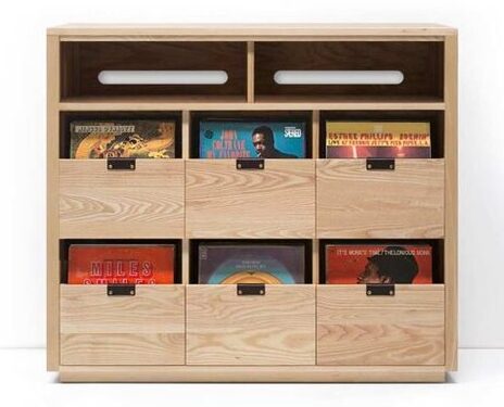 Symbol Audio Dovetail 3 x 2.5 with Equipment Shelf Toffee