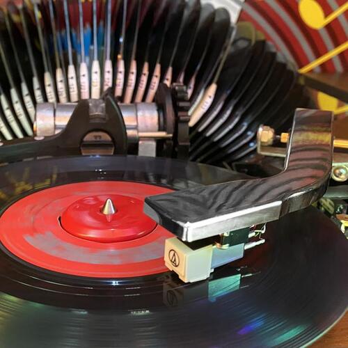 Rock-Ola Bubbler Vinyl 45 with Bluetooth Playboy