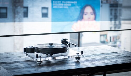 Pro-Ject Audio 6 PerspeX SB Quintet Blue Demo