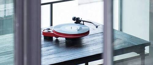 Pro-Ject Audio RPM 3 Carbon High Gloss Red