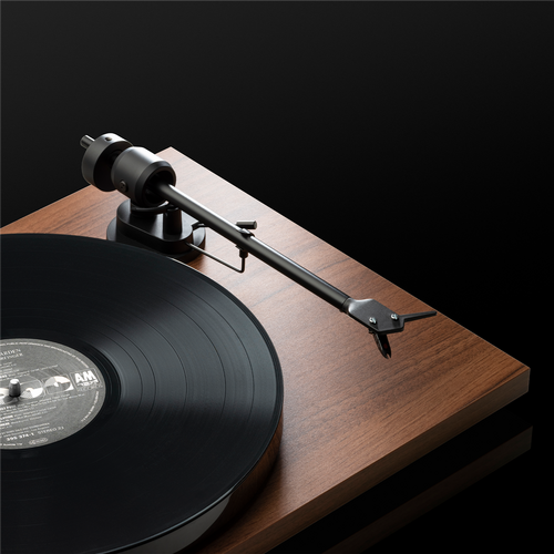 Pro-Ject Audio E1 Satin Walnut OM 5E