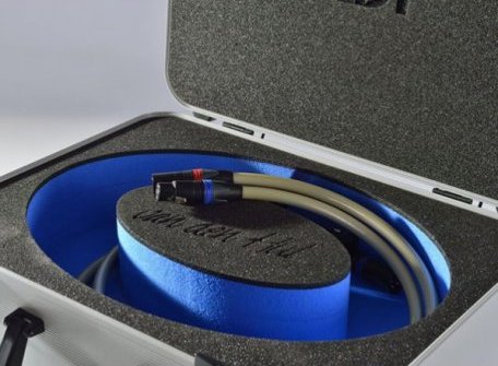 Van den Hul The Platinum Hybrid Mk II Balanced 1,2 м.