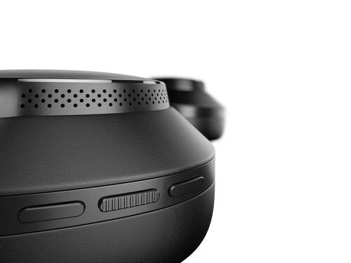 Bowers & Wilkins PX8 Black