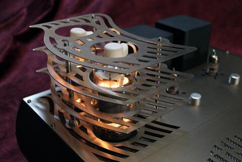 Aries Cerat Genus Power Amplifier