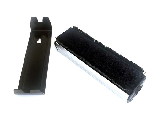 Music Hall Carbon Fiber Brush