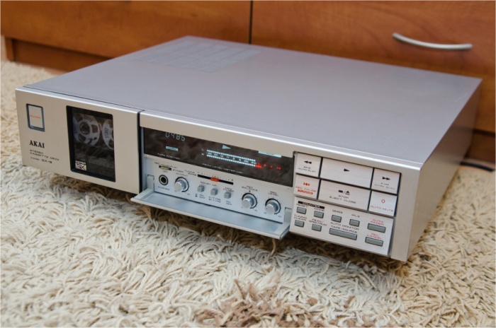 Akai GX-9