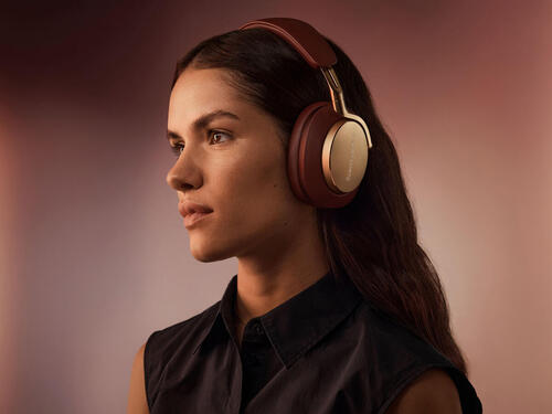 Bowers & Wilkins PX8 Royal Burgundy
