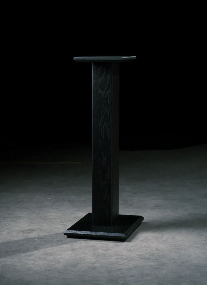 Buchardt Audio Buchardt Stands - Solid Wood Black/Black/Black