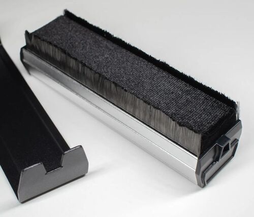 Alive Audio Carbon/Velvet Brush