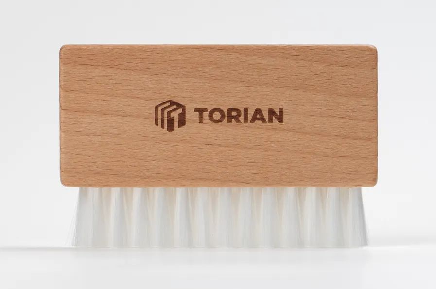 Torian Caring Brush White