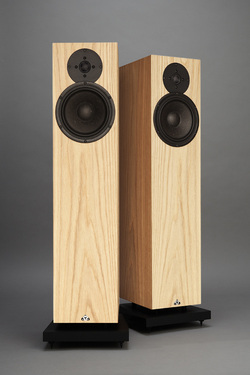 Kudos Audio X3 Black Oak